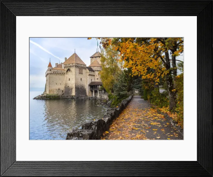 Framed Print : View of the Chillon castle and its lake front in autumn Framed Print : View of the Chillon castle and its lake front in autumn