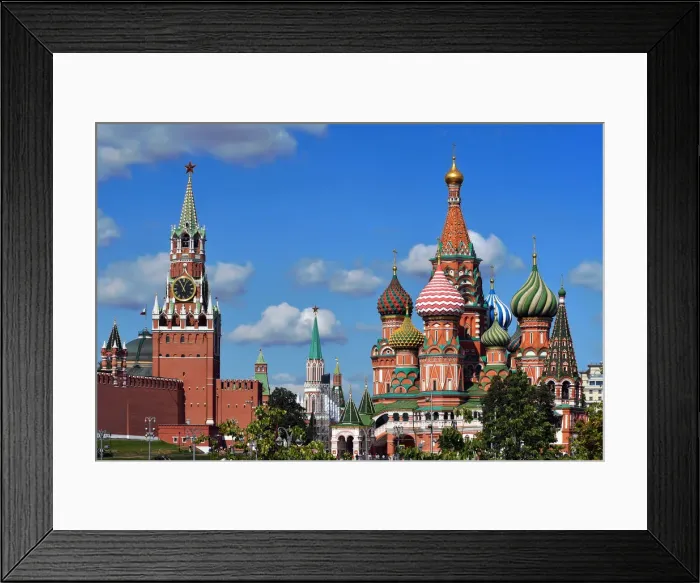 Framed Print : Kremlin and Saint Basils Cathedral, Moscow, Russia Framed Print : Kremlin and Saint Basils Cathedral, Moscow, Russia