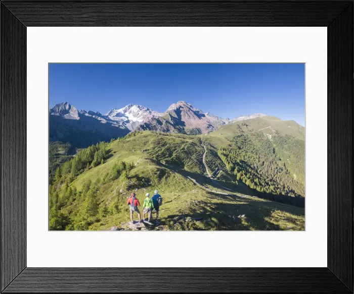 Framed Print : Panoramic of hikers at Scermendone Alp and Monte Disgrazia, Sondrio province, Valtellina