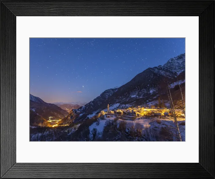 Framed Print : The village of Soglio in starry nigth after a heavy snowfall, val Bregaglia, Grisons Framed Print : The village of Soglio in starry nigth after a heavy snowfall, val Bregaglia, Grisons