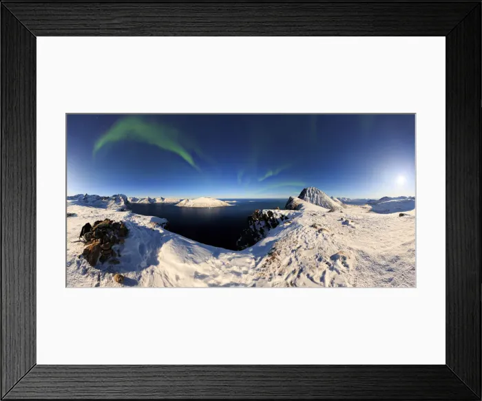 Framed Print : 360 panoramic image of northern ligth (aurora borealis) from the summit of mount Framed Print : 360 panoramic image of northern ligth (aurora borealis) from the summit of mount