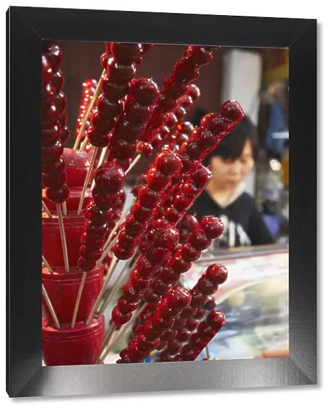 Chinese toffee apples for sale on food stall, Fuzi Miao area, Nanjing, Jiangsu, China
