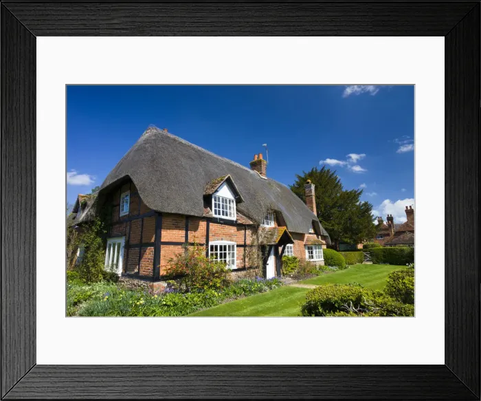 Framed Print : Picturesque thatched cottage and garden in Longparish, Hampshire, England. Spring Framed Print : Picturesque thatched cottage and garden in Longparish, Hampshire, England. Spring