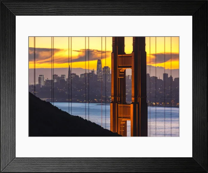 Framed Print : The Golden Gate Bridge during sunrise. Marin county, San Francisco, Northern California Framed Print : The Golden Gate Bridge during sunrise. Marin county, San Francisco, Northern California