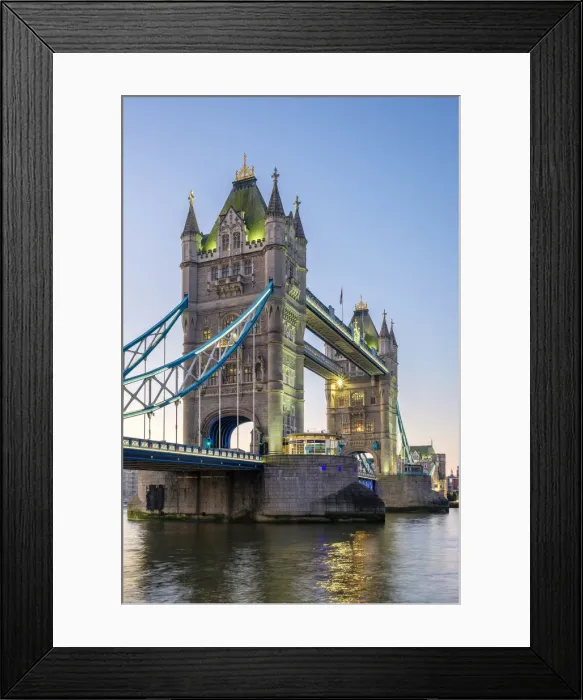 Framed Print : United Kingdom, England, London. Tower Bridge over the River Thames at dawn Framed Print : United Kingdom, England, London. Tower Bridge over the River Thames at dawn