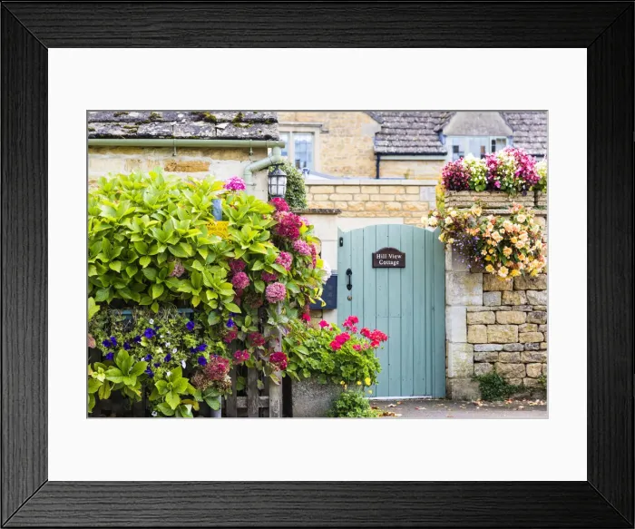Framed Print : Traditional Cotswold architecture, Gloucestershire, UK Framed Print : Traditional Cotswold architecture, Gloucestershire, UK