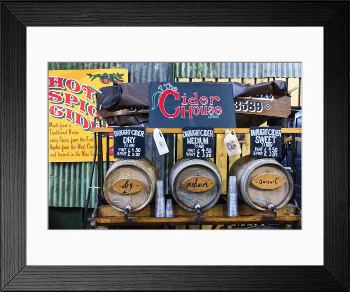Framed Print : Cider stall in the Borough Market, Southwark, London, England Framed Print : Cider stall in the Borough Market, Southwark, London, England