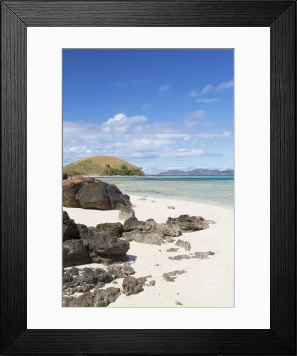 Framed Print : Beach on Mana Island, Mamanuca Islands, Fiji Framed Print : Beach on Mana Island, Mamanuca Islands, Fiji