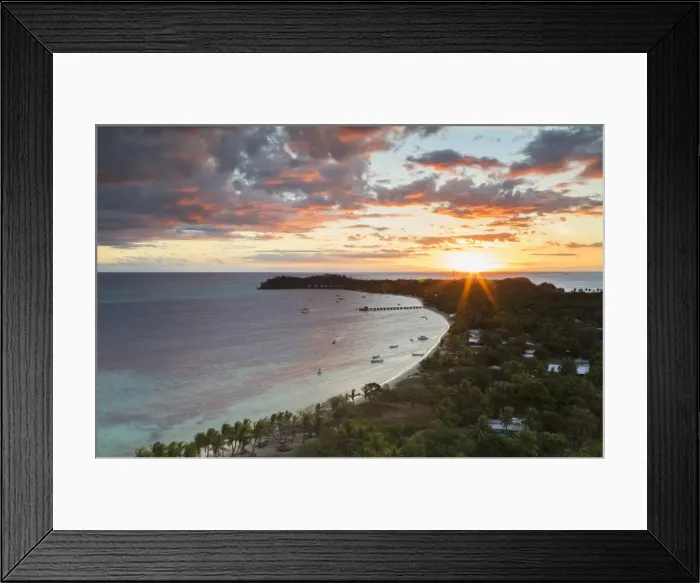 Framed Print : Mana Island at sunset, Mamanuca Islands, Fiji Framed Print : Mana Island at sunset, Mamanuca Islands, Fiji