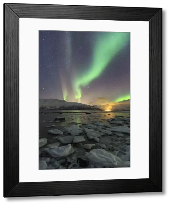 Framed Print : The Northern Lights illuminates the icy landscape in Svensby Lyngen Alps Tromsa¸ Lapland Norway Europe Framed Print : The Northern Lights illuminates the icy landscape in Svensby Lyngen Alps Tromsa¸ Lapland Norway Europe