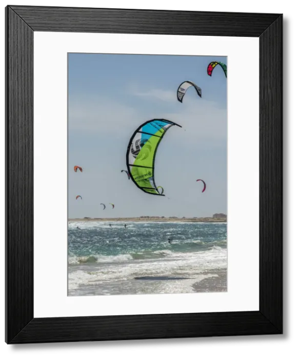 Framed Print : africa, Cape Verde, Sal. Kitesurfing