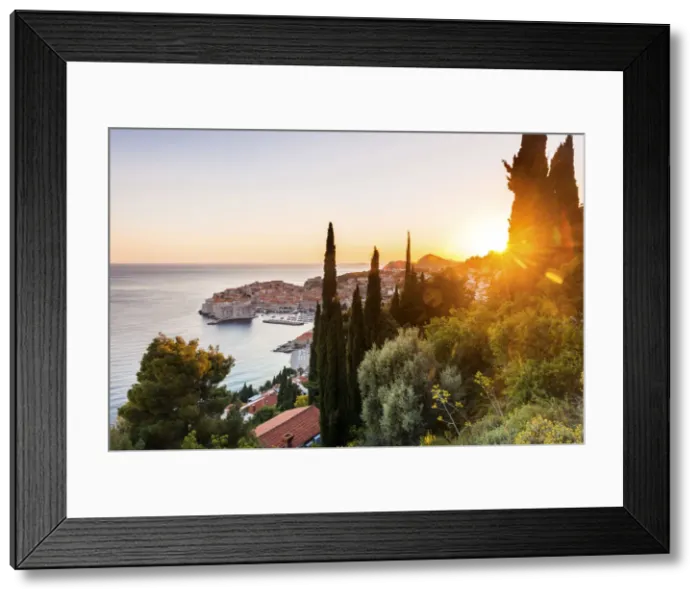 Framed Print : Croatia, Dalmatia, Dubrovnik, Old town, view of the old town at sunset Framed Print : Croatia, Dalmatia, Dubrovnik, Old town, view of the old town at sunset