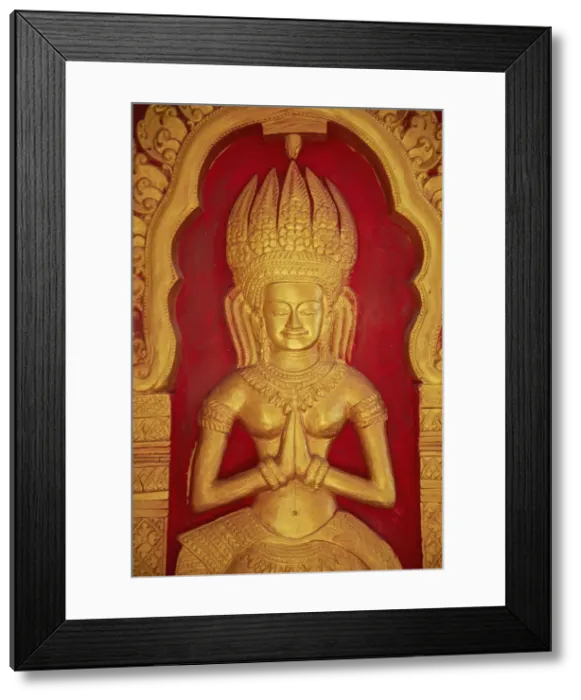 Framed Print : Details at Wat Ounalom, Phnom Penh, Cambodia Framed Print : Details at Wat Ounalom, Phnom Penh, Cambodia