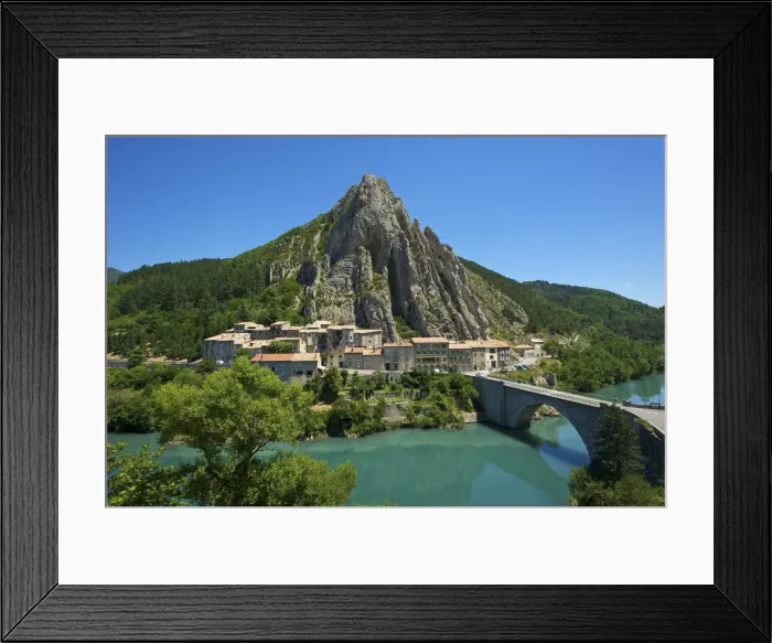 Framed Print : Sisteron, Provence, Provence-Alpes-Cote d Azur, France Framed Print : Sisteron, Provence, Provence-Alpes-Cote d Azur, France