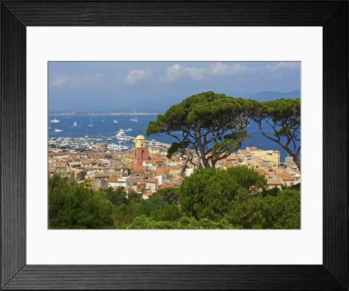 Framed Print : Saint Tropez, Var, Cote Azur, Provence-Alpes-Cote d Azur, France