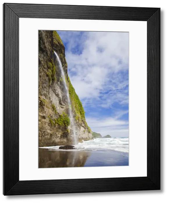 Framed Print : Dominica, Riviere Cyrique. The waterfall at Wavine Cyrique Framed Print : Dominica, Riviere Cyrique. The waterfall at Wavine Cyrique