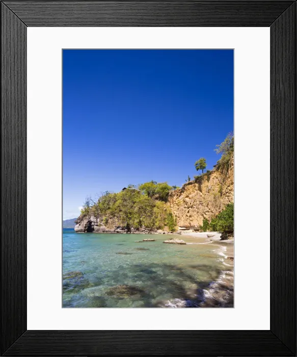 Framed Print : Dominica, St John Parish, Portsmouth. Secret Beach at Secret Bay