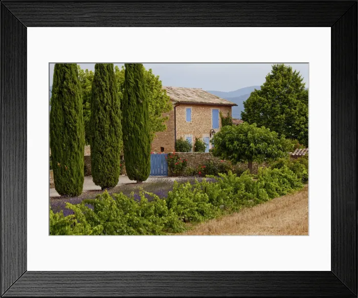 Framed Print : Farmhouse, near Roussillon, Provence, France