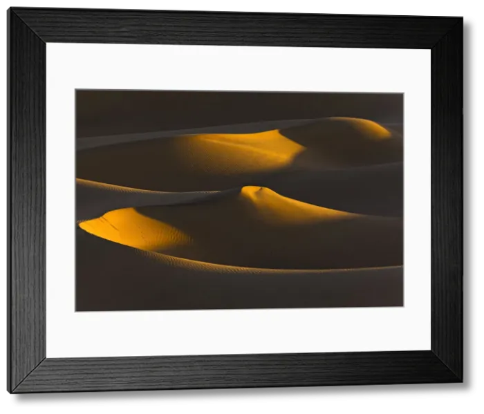 Framed Print : Algeria, Sahara, Last rays of sun on a group of dunes Framed Print : Algeria, Sahara, Last rays of sun on a group of dunes