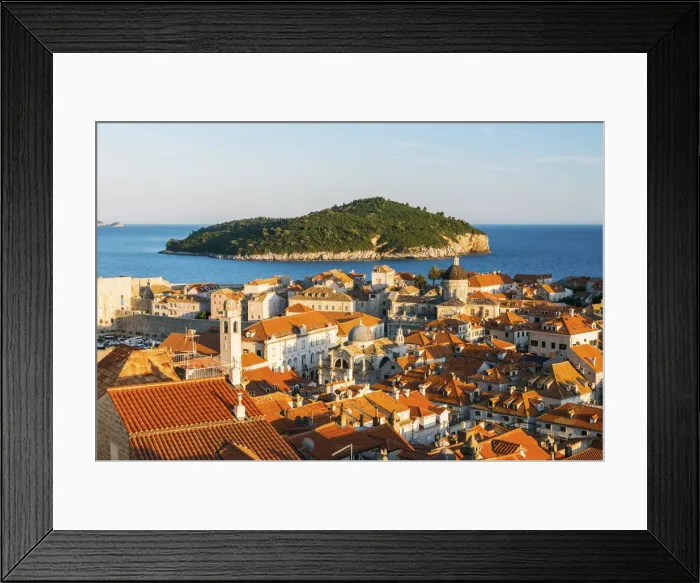 Framed Print : Dalmatia, Croatia, Dubrovnik. View over the rooftops of Dubrovnik and the island of