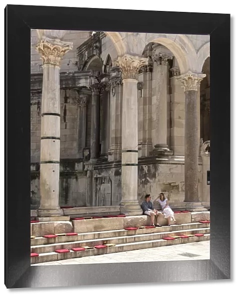 Europe, Balkan, Croatia, Split, Diocletians Palace, people sitting on square