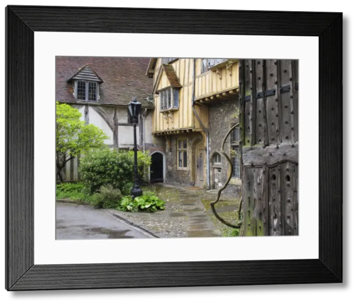 Framed Print : Traditional architecture in Winchester, Hampshire, UK Framed Print : Traditional architecture in Winchester, Hampshire, UK