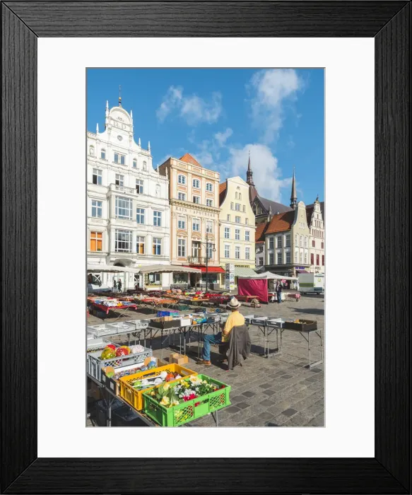 Framed Print : Rostock, Mecklenburg-Western Pomerania, Germany. Neuer Markt (New Market Square) Framed Print : Rostock, Mecklenburg-Western Pomerania, Germany. Neuer Markt (New Market Square)