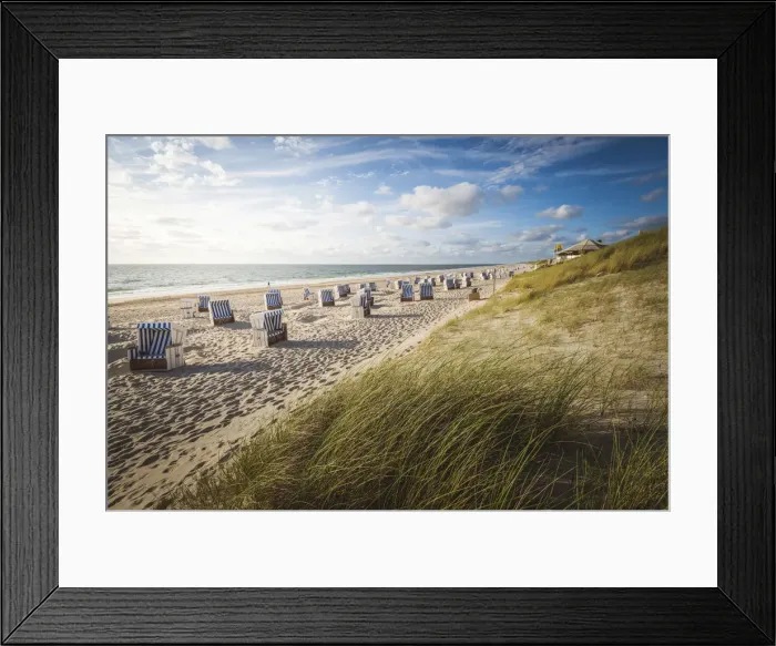Framed Print : Kampen, Sylt island, North Frisia, Schleswig-Holstein, Germany. Strandkorbs on the beach Framed Print : Kampen, Sylt island, North Frisia, Schleswig-Holstein, Germany. Strandkorbs on the beach