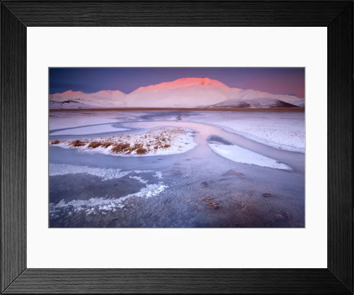 Framed Print : Italy, Marche, Fantastic sunset at -18 A° on the plain of Castelluccio di Norcia in the middle of winter Framed Print : Italy, Marche, Fantastic sunset at -18 A° on the plain of Castelluccio di Norcia in the middle of winter