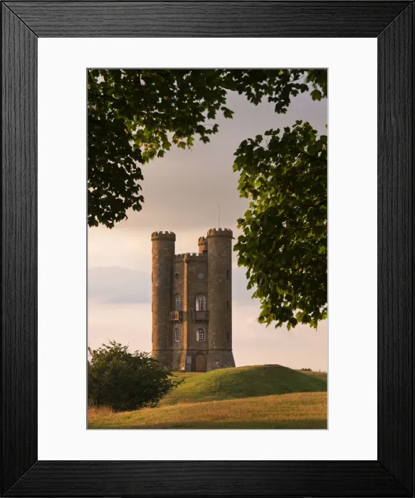 Framed Print : Broadway Tower, one of the Cotswolds most recognisable buildings, Worcestershire, England Framed Print : Broadway Tower, one of the Cotswolds most recognisable buildings, Worcestershire, England