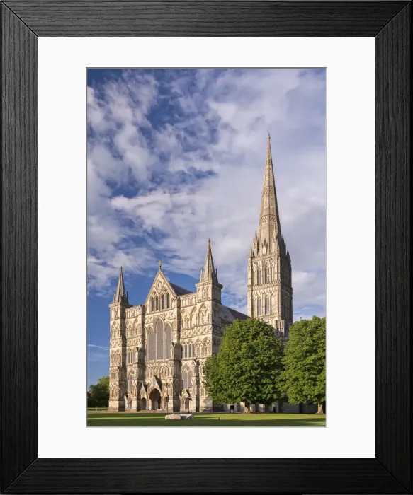 Framed Print : Salisbury Cathedral on a summer evening, Salisbury, Wiltshire, England. Summer (July) Framed Print : Salisbury Cathedral on a summer evening, Salisbury, Wiltshire, England. Summer (July)
