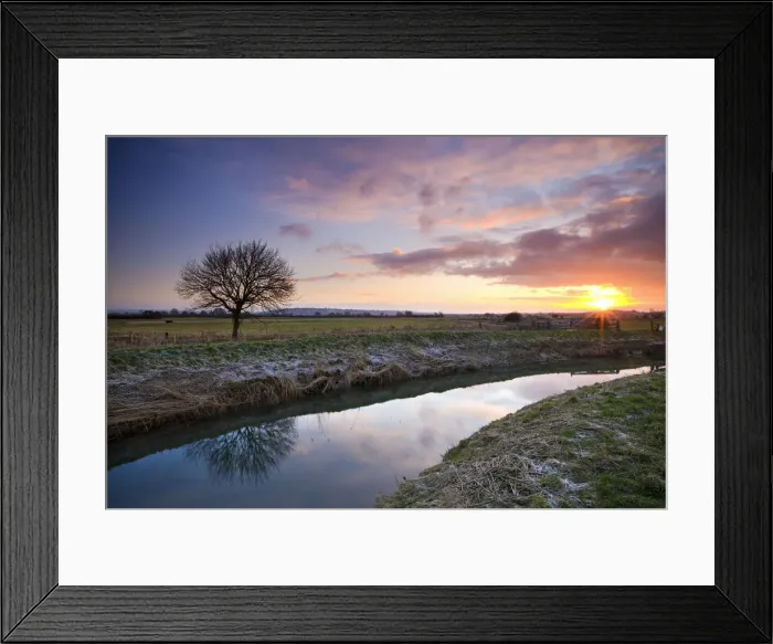 Framed Print : Sunrise over the River Brue on the Somerset Levels, Glastonbury, Somerset, England Framed Print : Sunrise over the River Brue on the Somerset Levels, Glastonbury, Somerset, England