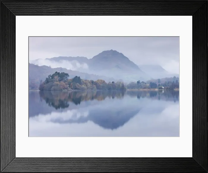 Framed Print : Mist hangs over the lake and island at Grasmere with Helm Crag beyond, Lake District Framed Print : Mist hangs over the lake and island at Grasmere with Helm Crag beyond, Lake District