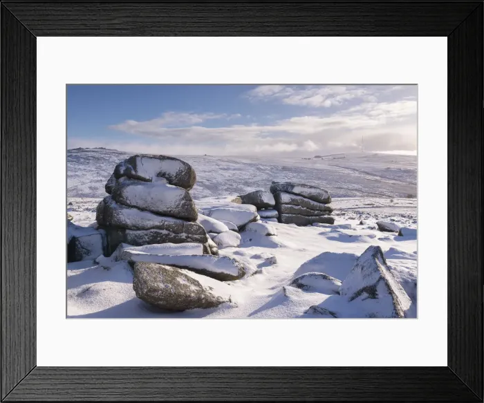 Framed Print : Snow covered moorland at Roos Tor, Dartmoor, Devon, England. Winter Framed Print : Snow covered moorland at Roos Tor, Dartmoor, Devon, England. Winter