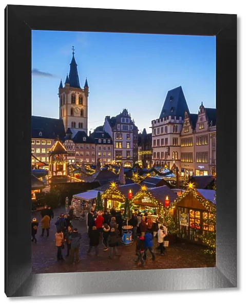 Christmas market at Hauptmarkt, Treves, Rhineland-Palatinate, Germany