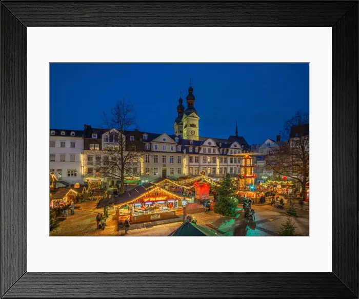 Framed Print : Christmas market at Am Plan with Liebfrauenkirche, Koblenz, Rhineland-Palatinate, Germany