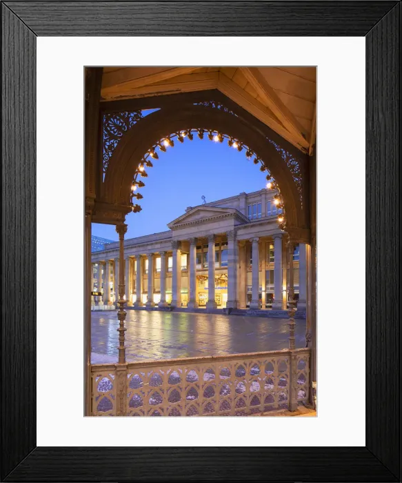 Framed Print : Schlossplatz at dawn, Stuttgart, Baden-Württemberg, Germany Framed Print : Schlossplatz at dawn, Stuttgart, Baden-Württemberg, Germany