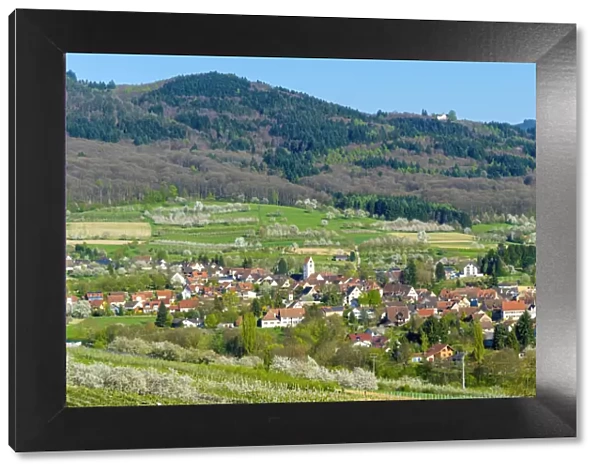 Germany, Baden-WAorttemberg, Schliengen. The village of Obereggenen in the Eggenertal