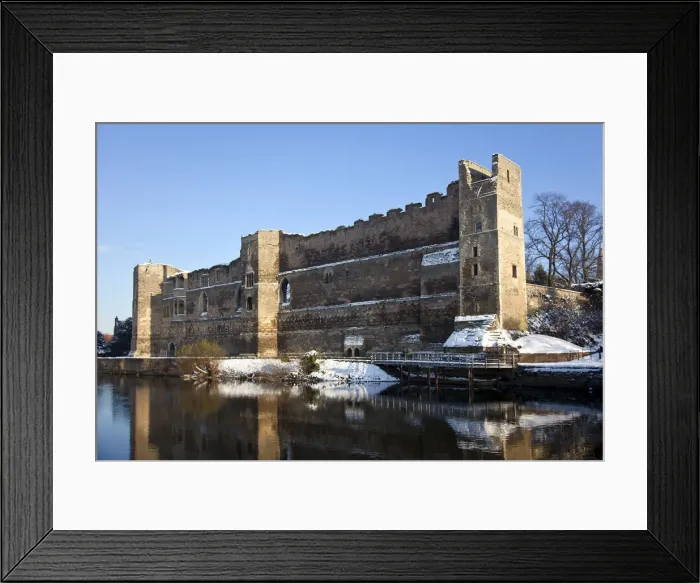 Framed Print : Newark, UK. The castle on the bank of the river trent in winter Framed Print : Newark, UK. The castle on the bank of the river trent in winter