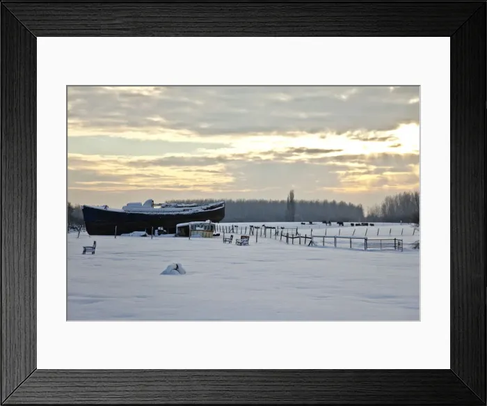 Framed Print : Lincolnshire, UK. Snow covers a Lincolnshire farm park Framed Print : Lincolnshire, UK. Snow covers a Lincolnshire farm park