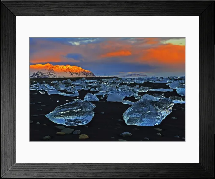 Framed Print : Glacial lake with icebergs Jokulsarlon, Iceland Framed Print : Glacial lake with icebergs Jokulsarlon, Iceland