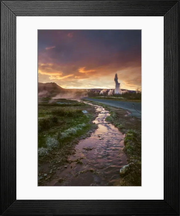 Framed Print : Geysir, Iceland. Iconic geyser steam jet erupting from the ground Framed Print : Geysir, Iceland. Iconic geyser steam jet erupting from the ground