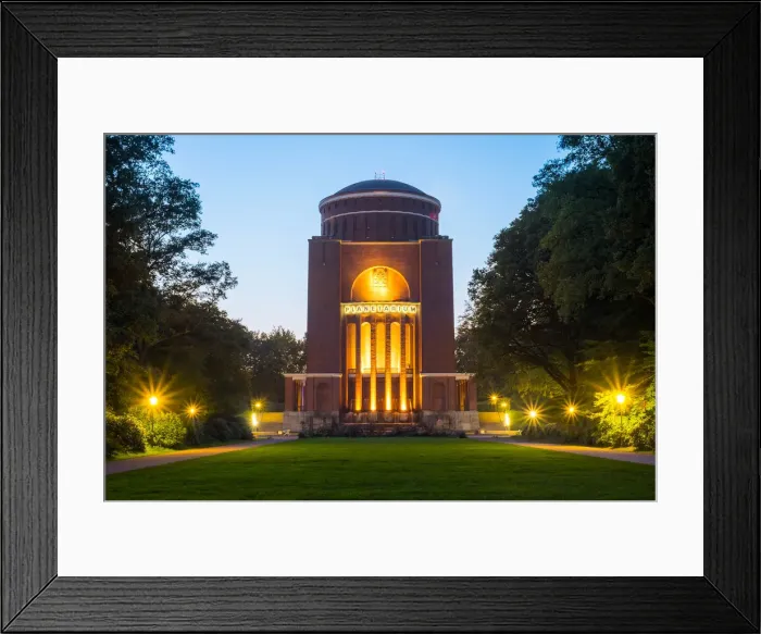 Framed Print : Planetarium building in Hamburg Stadtpark at dusk, Hamburg, Germany