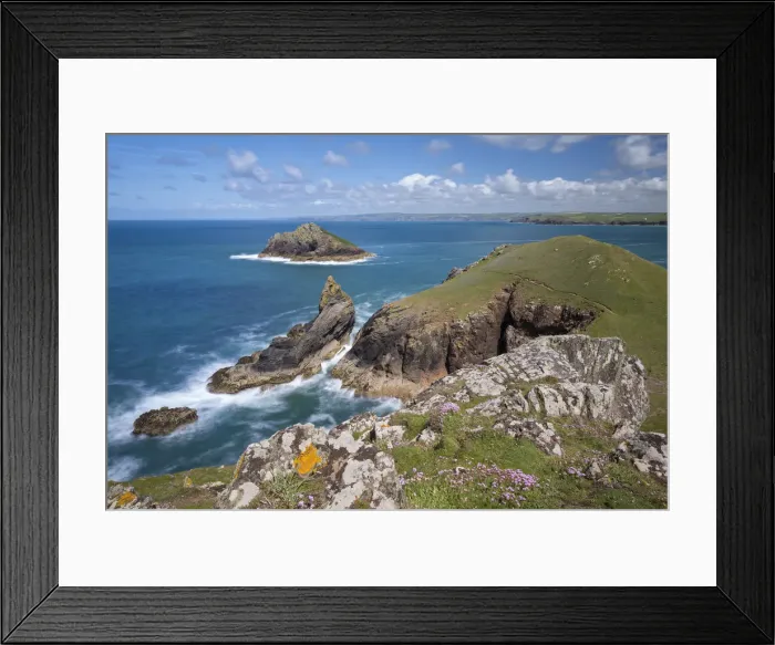 Framed Print : Dramatic Cornish coastline in The Rumps near Padstow, Cornwall, England Framed Print : Dramatic Cornish coastline in The Rumps near Padstow, Cornwall, England