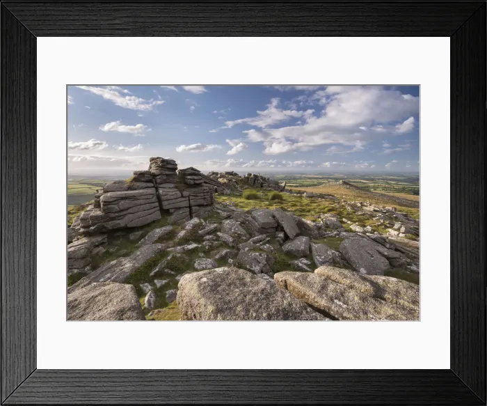 Framed Print : Granite outcrops at Belstone Tor in Dartmoor National Park, Devon, England. Summer