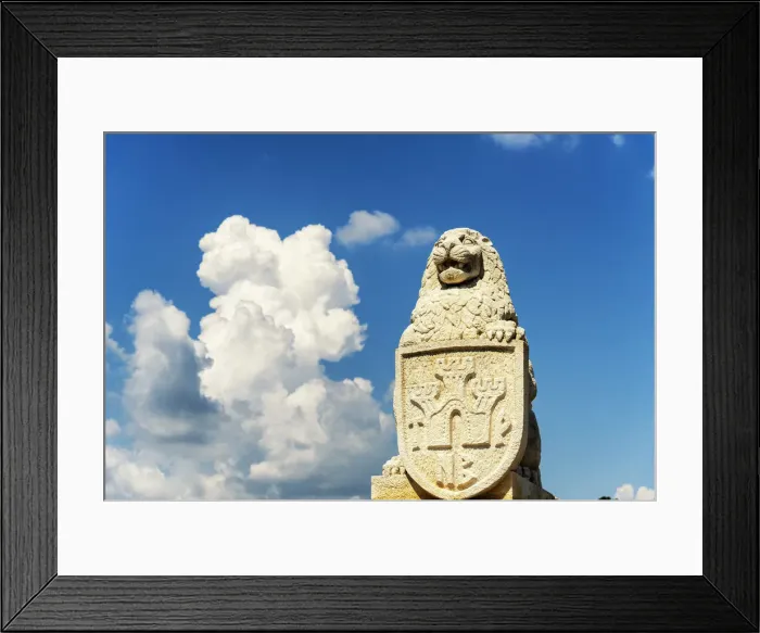Framed Print : A mighty lion guards the Tsarevets fortress entrance. Veliko Tarnovo, Bulgaria Framed Print : A mighty lion guards the Tsarevets fortress entrance. Veliko Tarnovo, Bulgaria