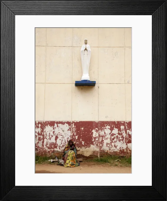 Framed Print : Bujumbura, Burundi. A woman begs outside a convent school Framed Print : Bujumbura, Burundi. A woman begs outside a convent school