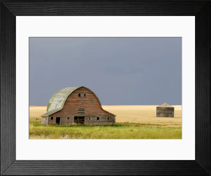 Framed Print : Canada. An old barn on the Canadian Prairie Framed Print : Canada. An old barn on the Canadian Prairie