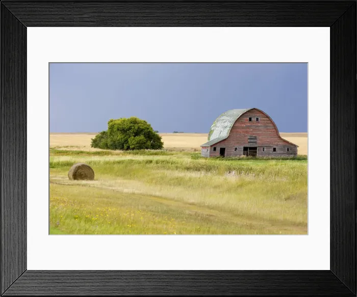 Framed Print : Canada. An old barn on the Canadian Prairie