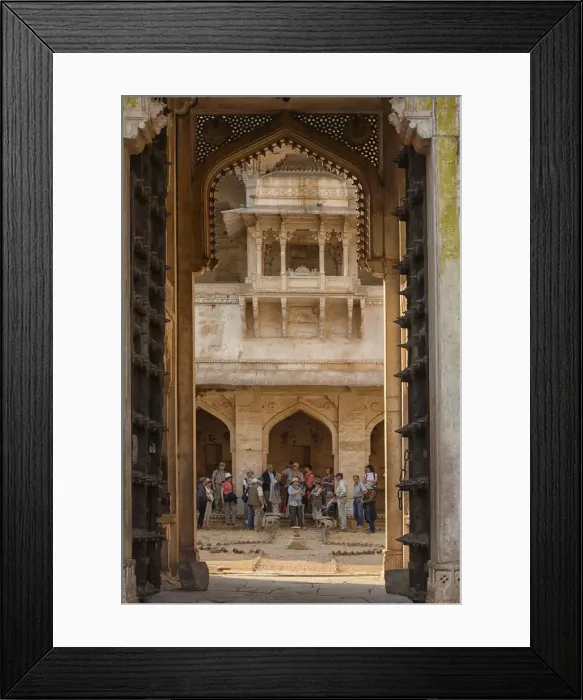 Framed Print : Visitors at the Bundi palace, City of Bundi, Rajasthan, India, Asia Framed Print : Visitors at the Bundi palace, City of Bundi, Rajasthan, India, Asia